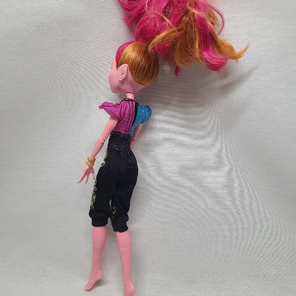 Monster High 13 Wishes Gigi Grant Doll - Picture 8 of 12